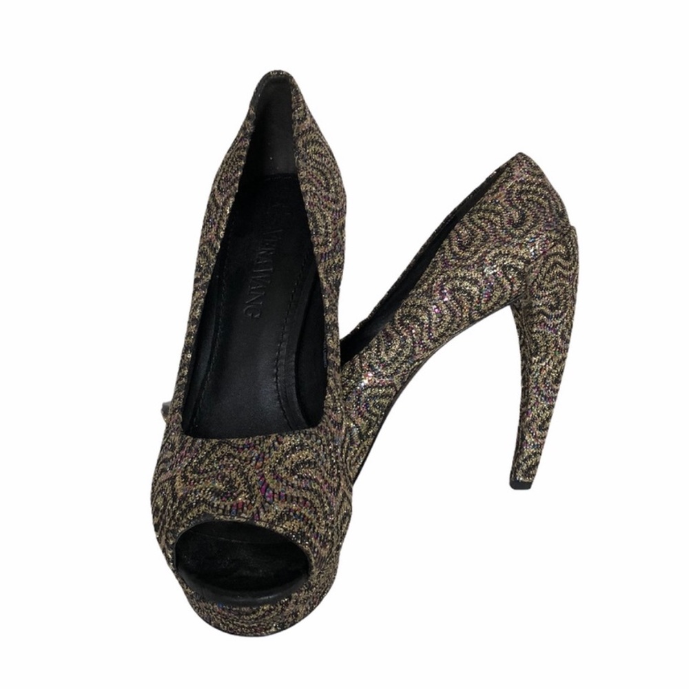 Vera Wang Rainbow Metallic Peep Toe Pumps w/ Curved Heel. Size 8M